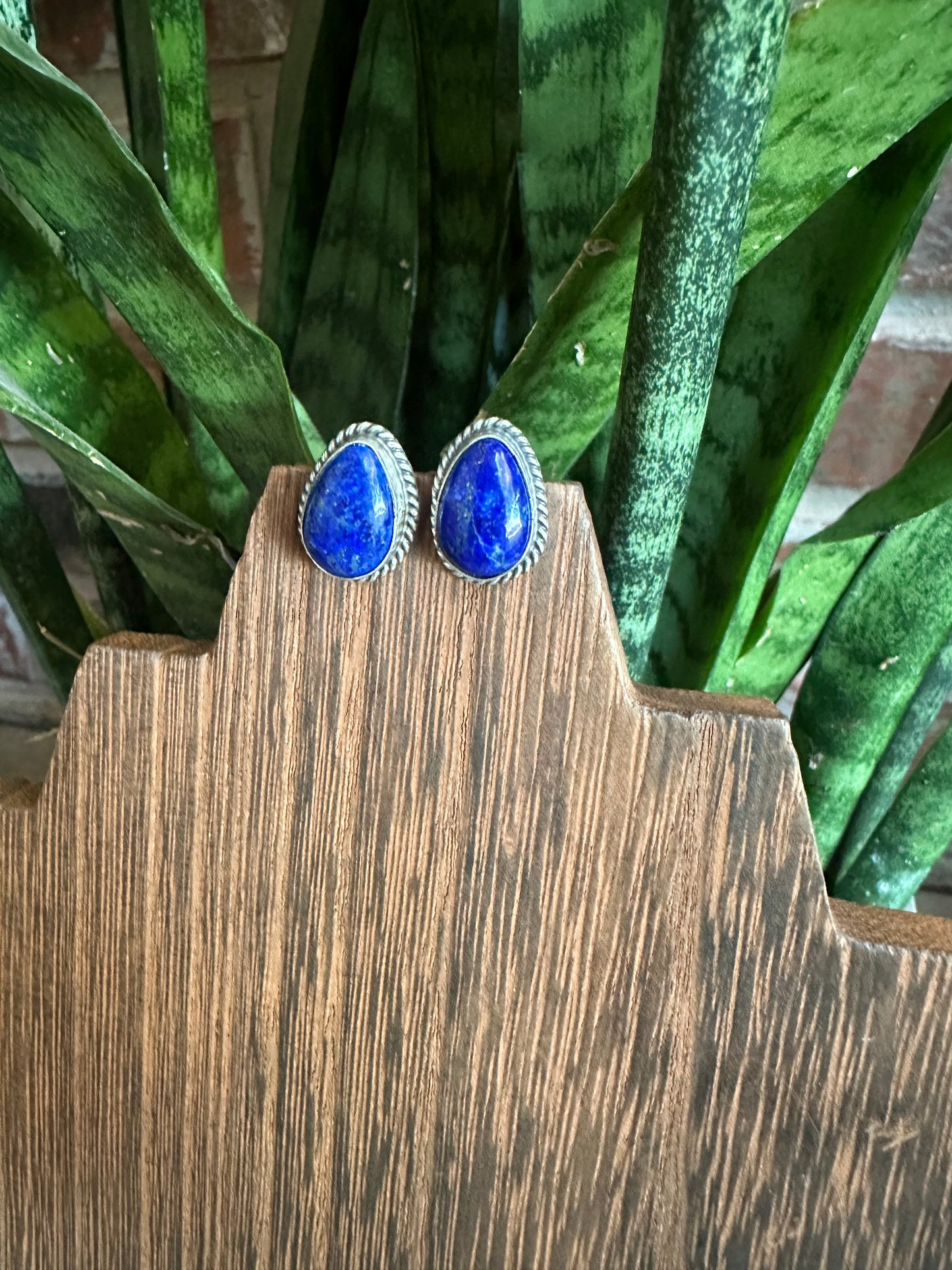 Lapis Studs
